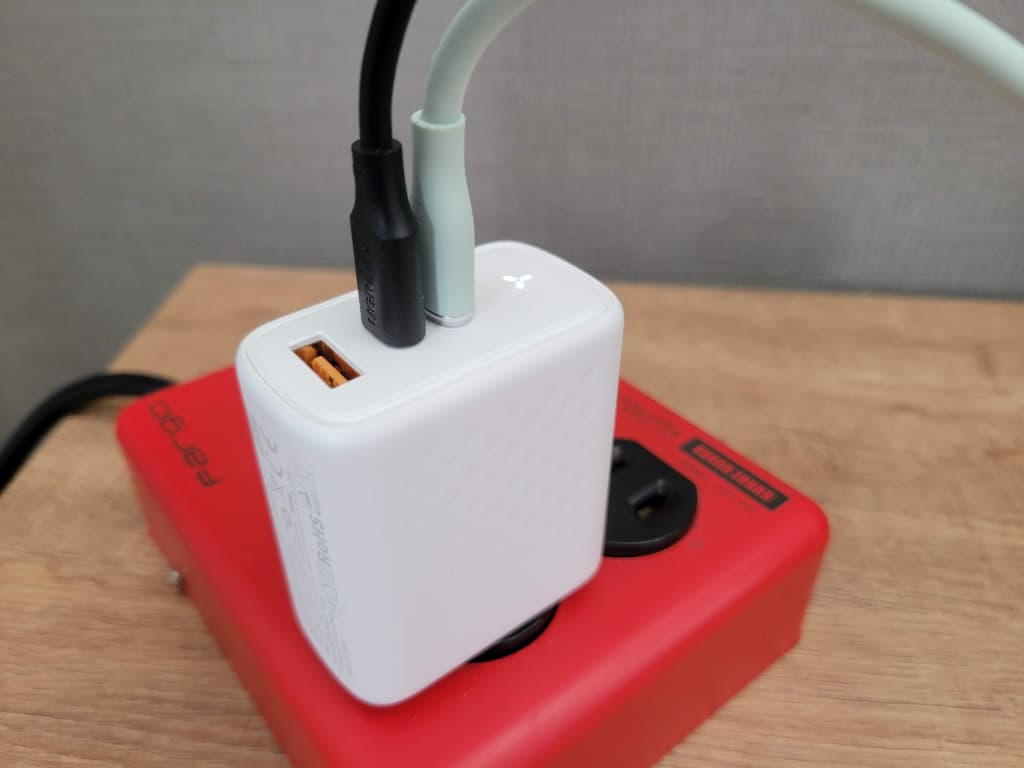 VOLTME Revo 65W 充電器